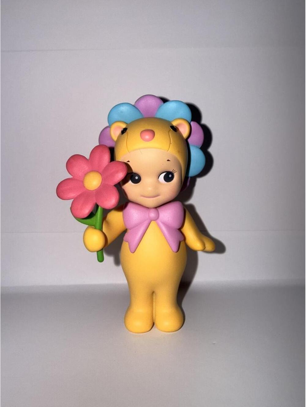 Sonny Angel Yellow / Orange Flower Gift Lion